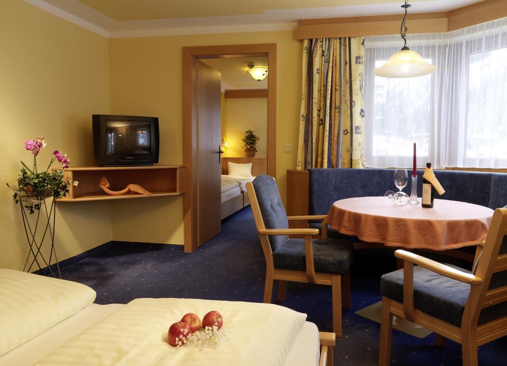 Hotel Gundolf Sankt Leonhard im Pitztal Quarto foto