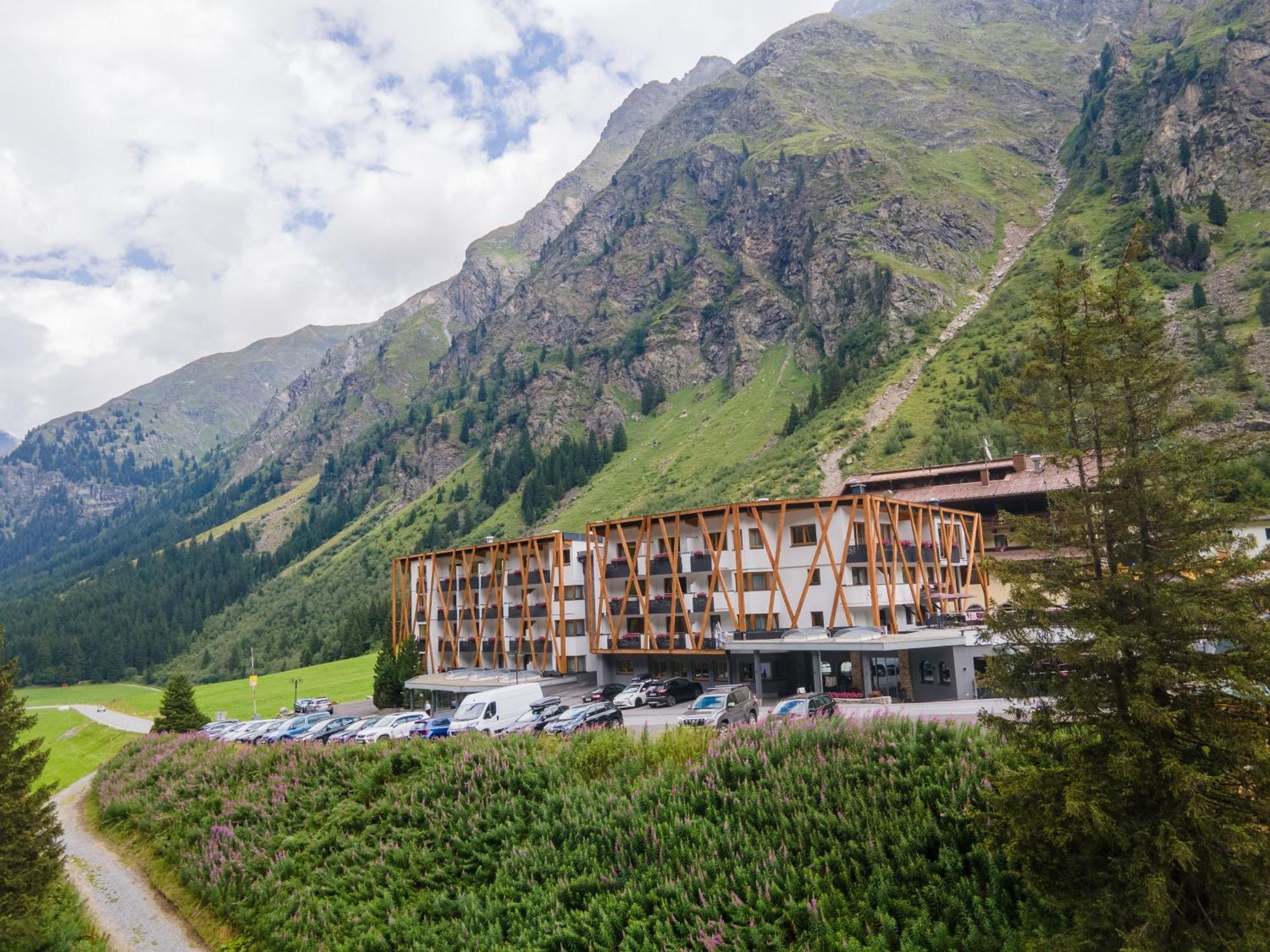 Hotel Gundolf Sankt Leonhard im Pitztal Exterior foto